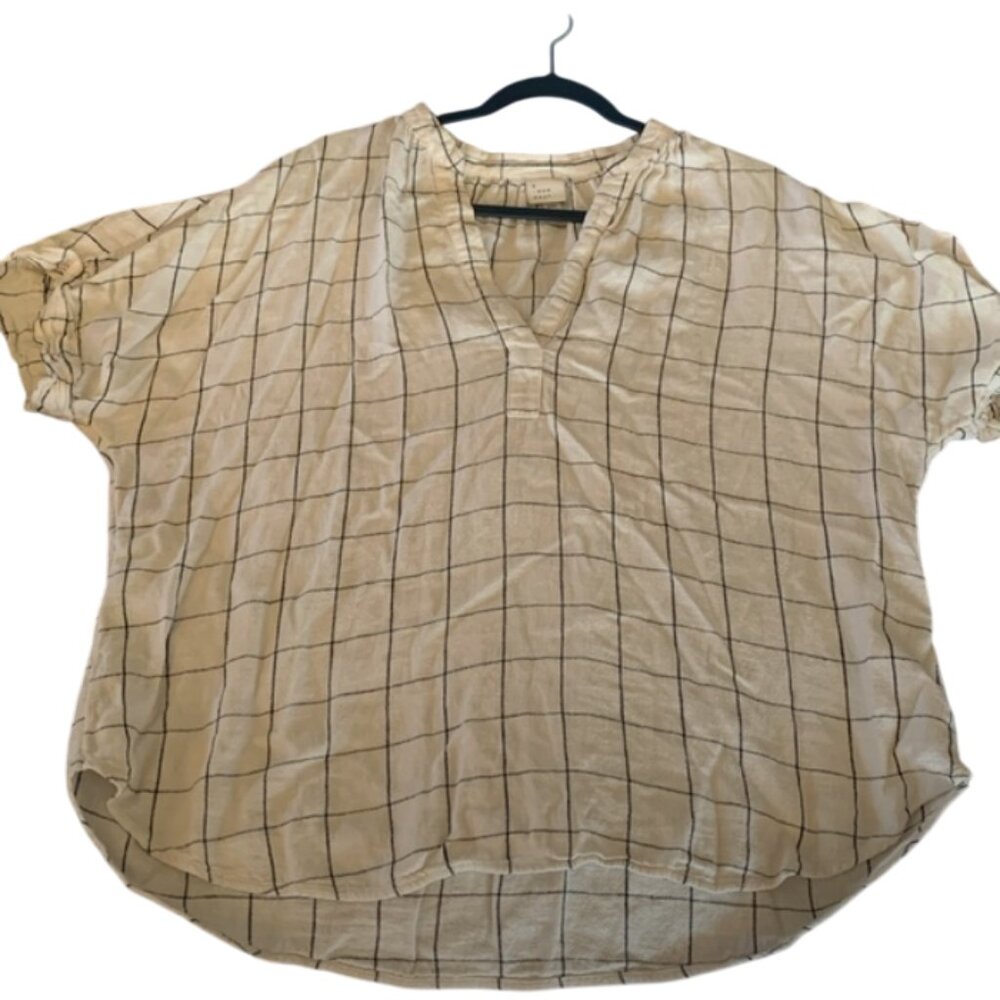 Nice black and white casual blouse. XXL.